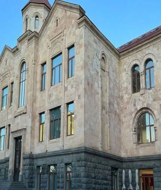 CAUCASUS-UNIVERSITYs